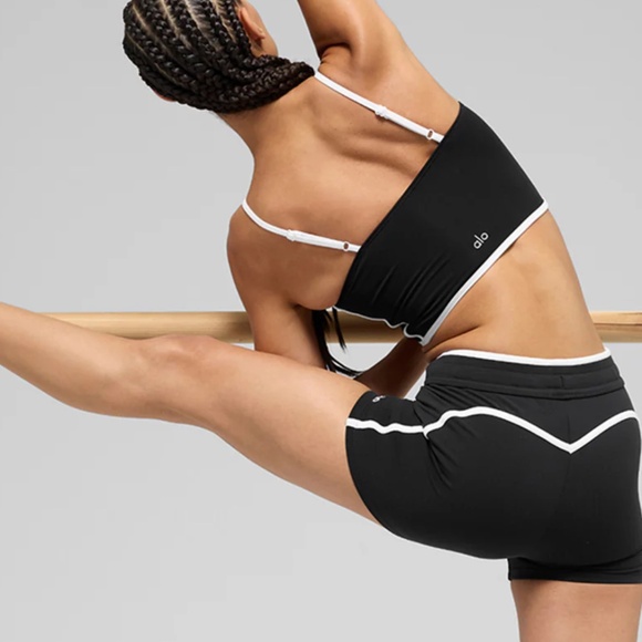 ALO Yoga Black and White Tank Top - Picture 2 of 5